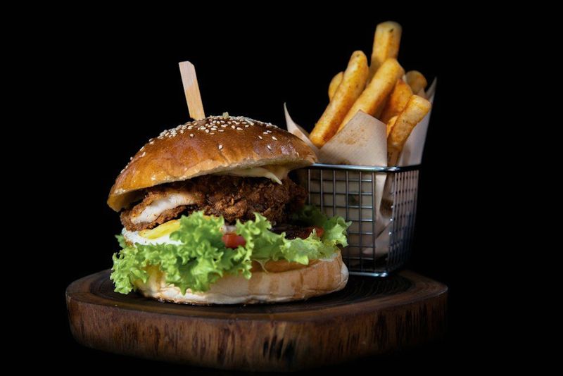 Classic Flame Burger